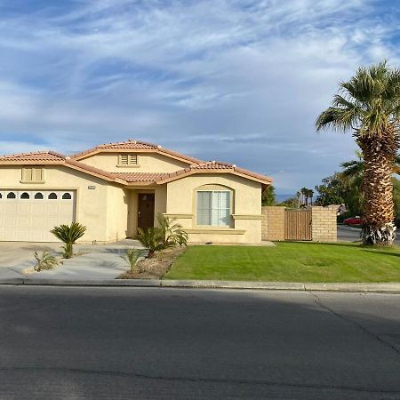 Villa Walking Distance To Stagecoach à Indio Extérieur photo