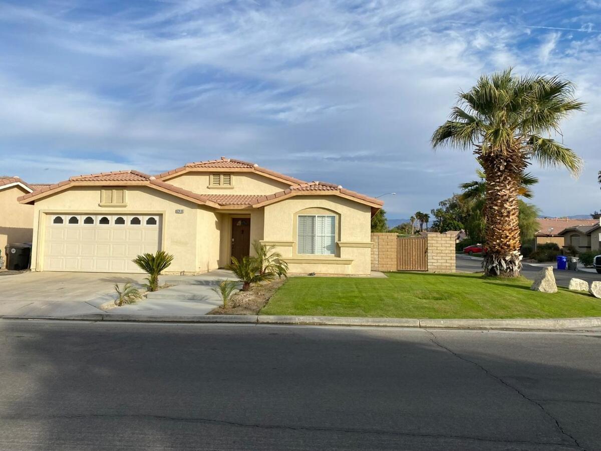 Villa Walking Distance To Stagecoach à Indio Extérieur photo